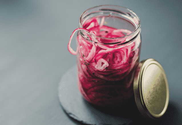 Picklad rödlök utan ättika