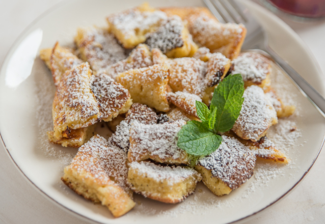 Kaiserschmarrn (österrikisk pannkaka)